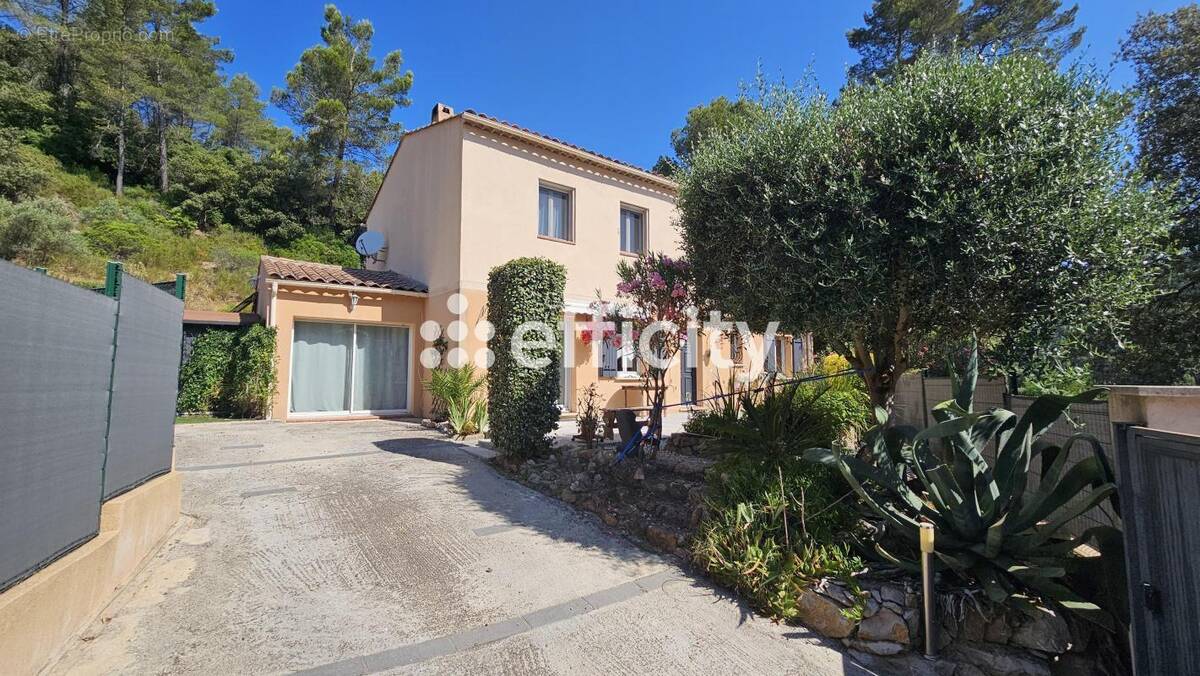 Maison à TARADEAU