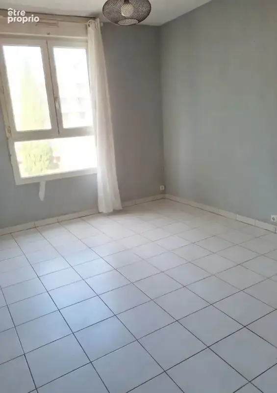 AVIGNON, proche remparts, studio meublé 19 m² avec parking privatif - photo 3