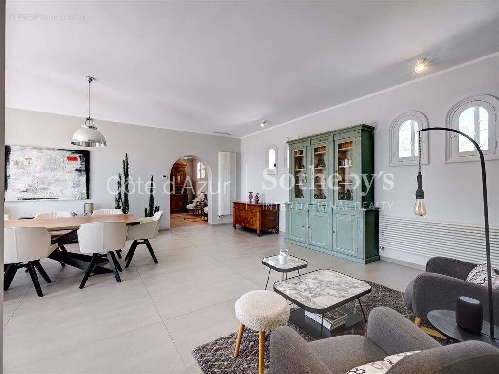 Villa d’exception avec vue mer, entièrement rénovée à La Roquette-sur-Siagne - photo 15