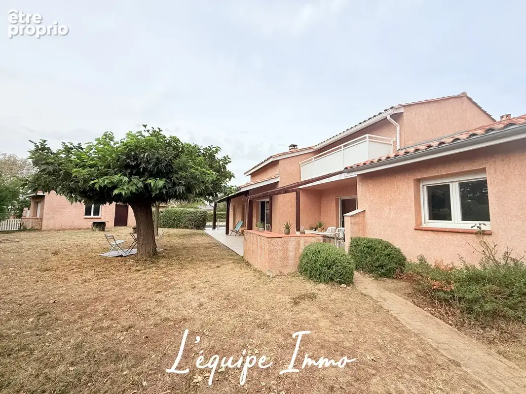 Au bord du lac de Plaisance- Maison T6 - 170 m2 - Grand garage- Piscine- Atelier- - photo 12