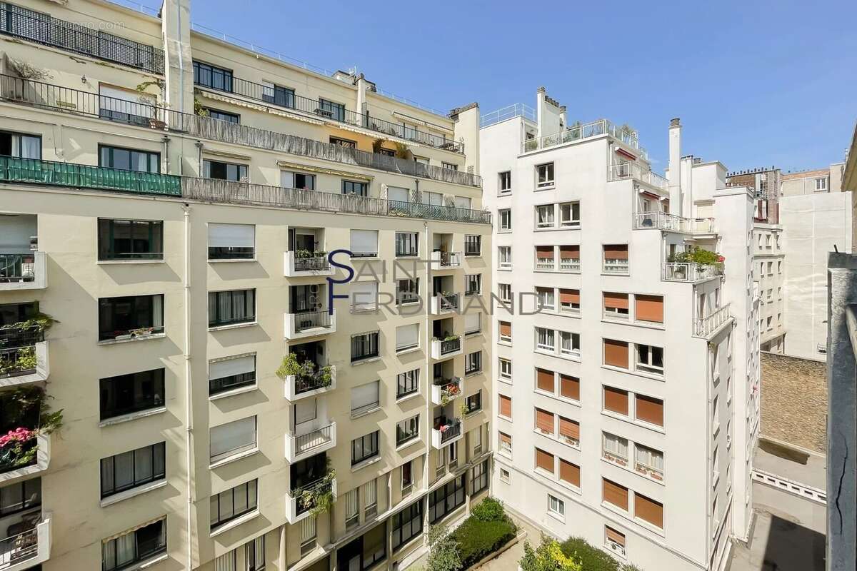 Appartement à PARIS-7E