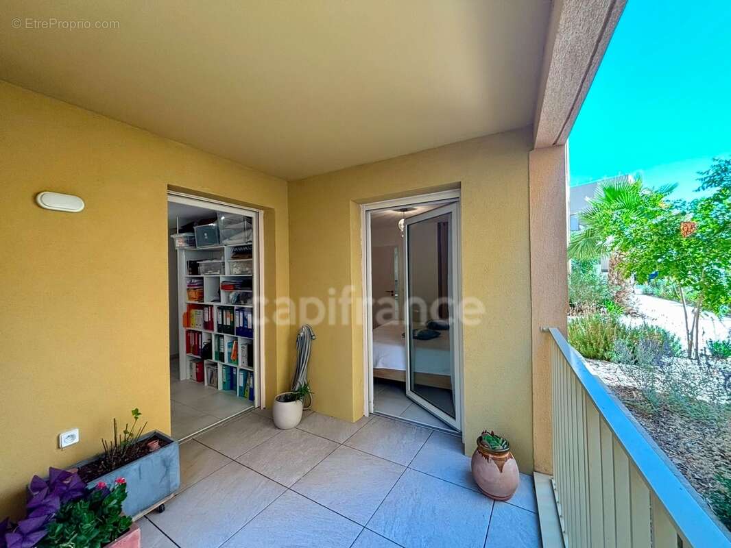 Appartement à vendre 4 pièces HYERES (83) - Plain pied - 2 parkings - 2 terrasses - photo 15