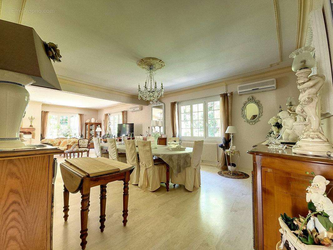 Maison à CHENOVE