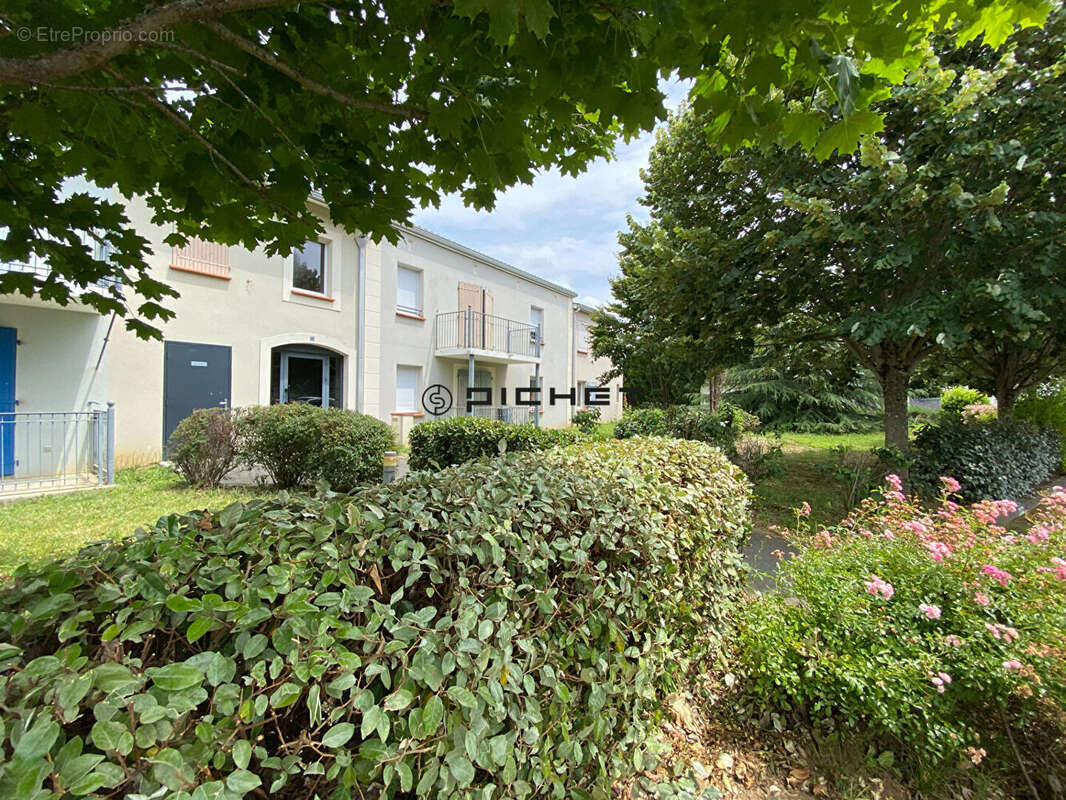 Appartement à SAINT-MARTIN-LACAUSSADE