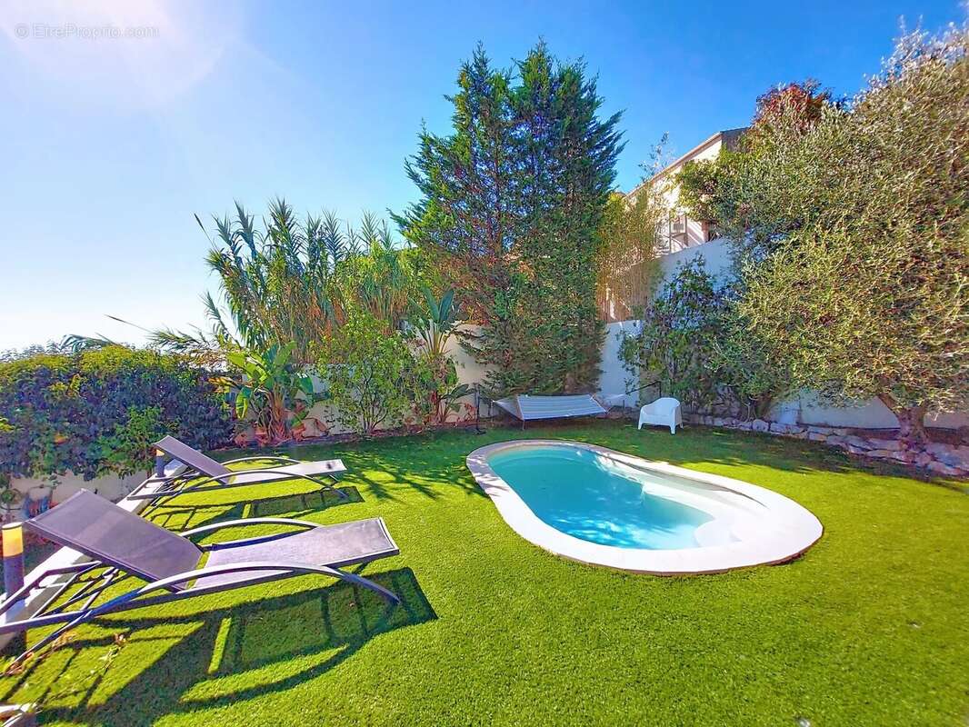 Maison à SAINT-LAURENT-DU-VAR