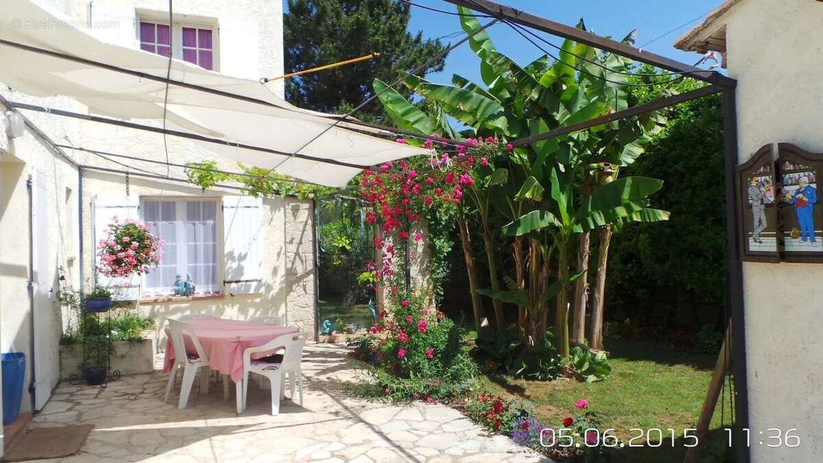 Maison à CHARLEVAL