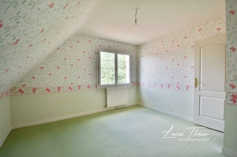 Maison familiale de 165 m² – 7 chambres – Terrain de 1 926 m² – Proche A13 - photo 6