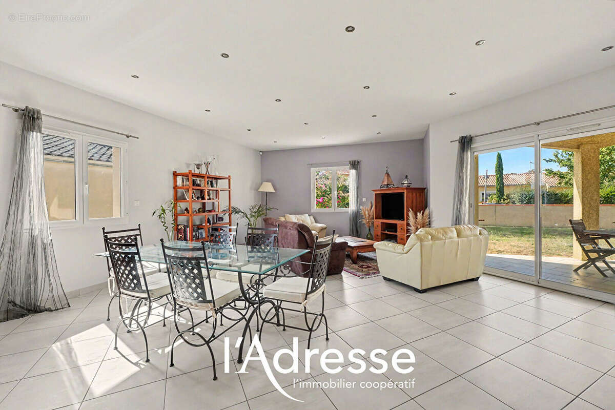 Exclusivité l'Adresse Immobilier - La Salvetat Saint Gilles - Maison de 137m² avec un grand sous-sol de 70m² sur un terrain de 7 - photo 6