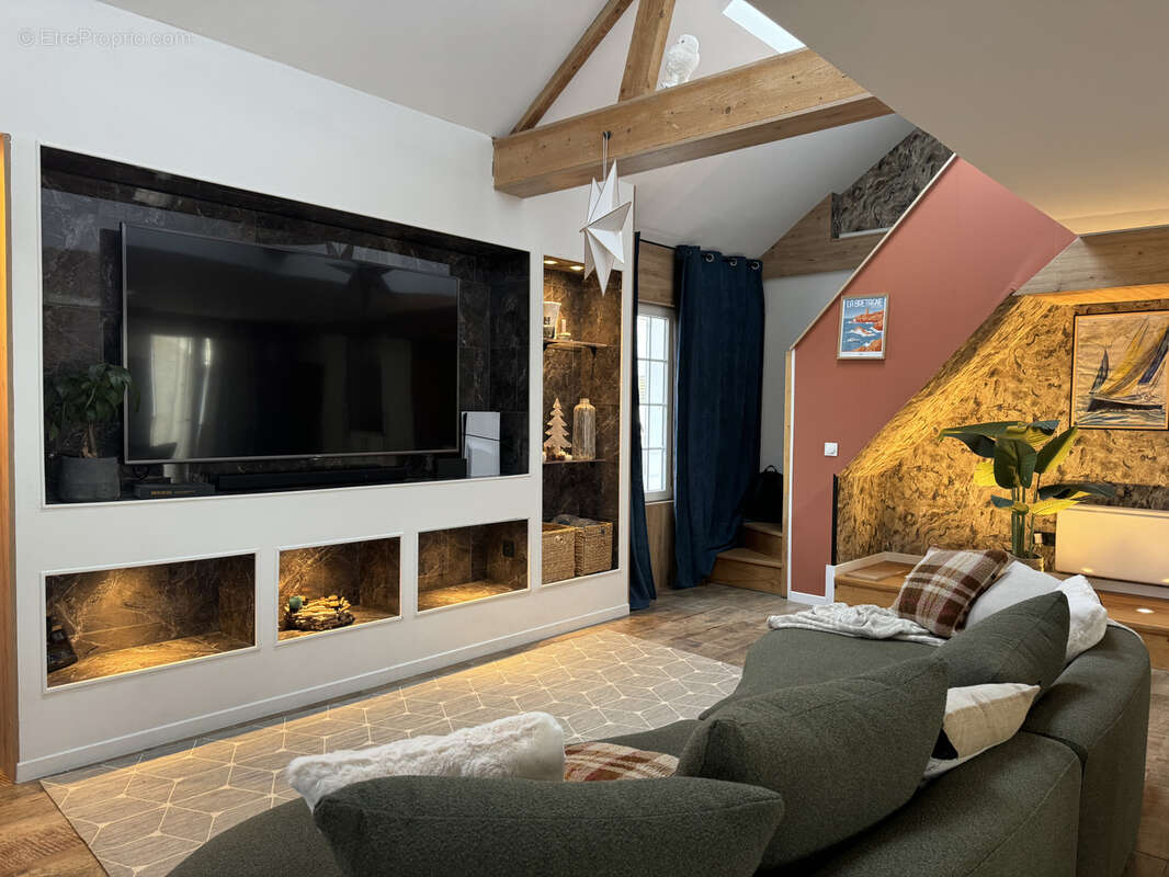 Maison à SAINT-COSME-EN-VAIRAIS