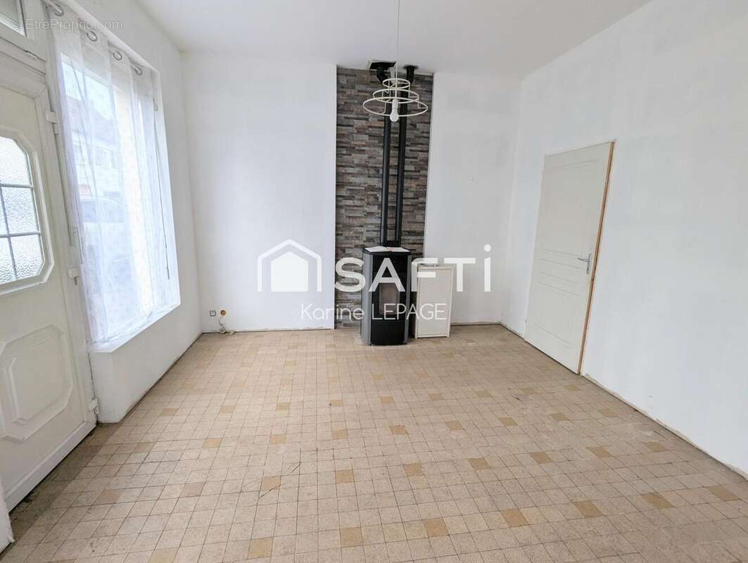 Photo 3 - Maison à LONGPRE-LES-CORPS-SAINTS