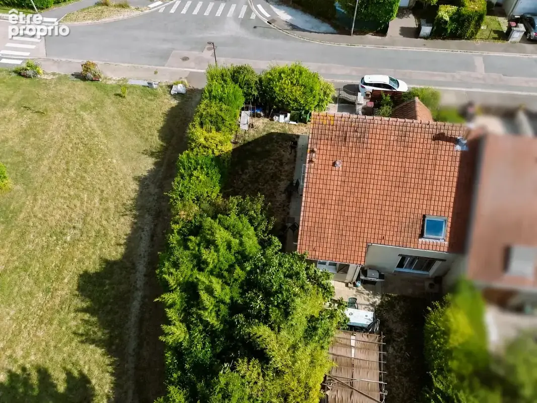EXCLUSIVITE  Saint Germain, Pavillon mitoyen de 98 m² - photo 9