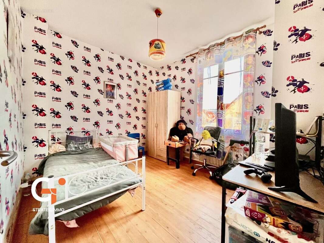 Maison à SAINT-ETIENNE-DU-ROUVRAY