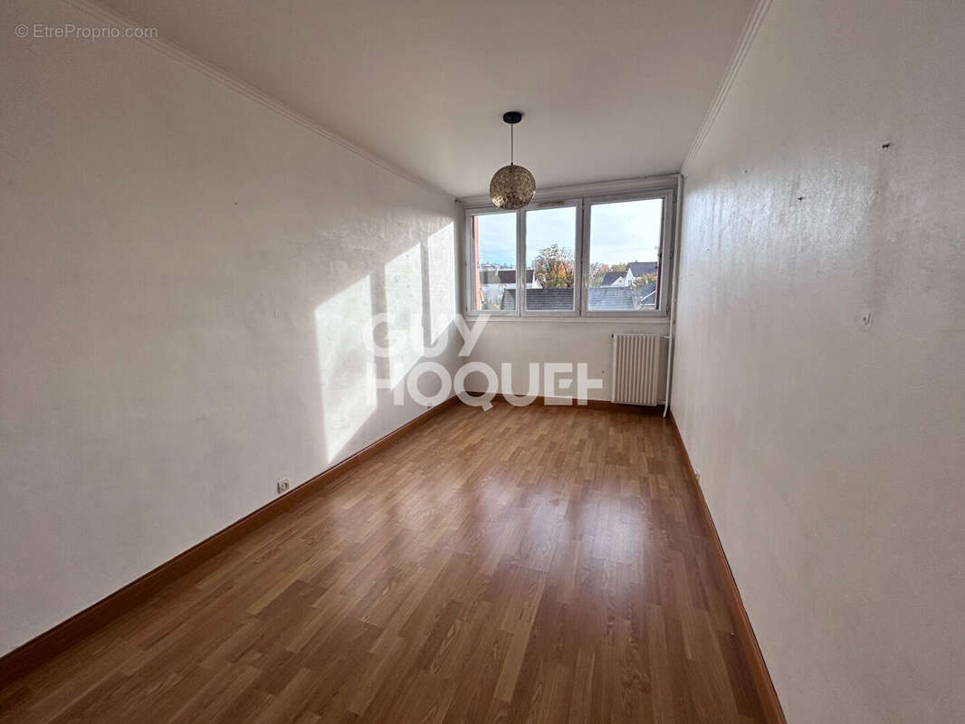 Appartement à FRESNES