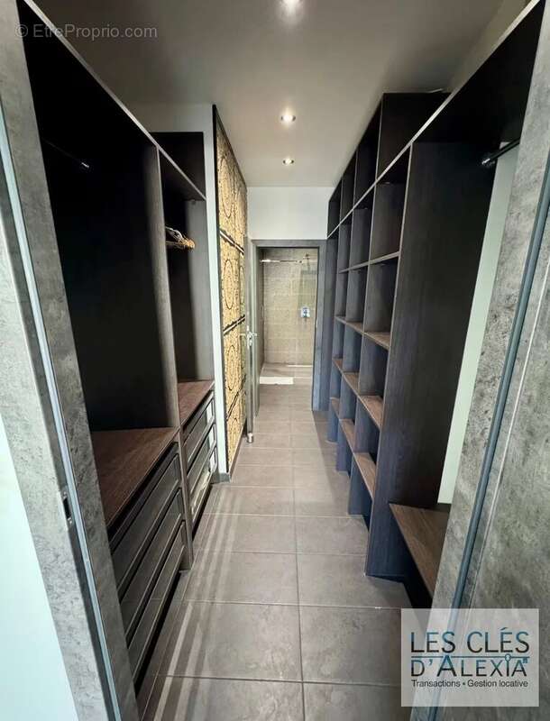 Maison à DECINES-CHARPIEU