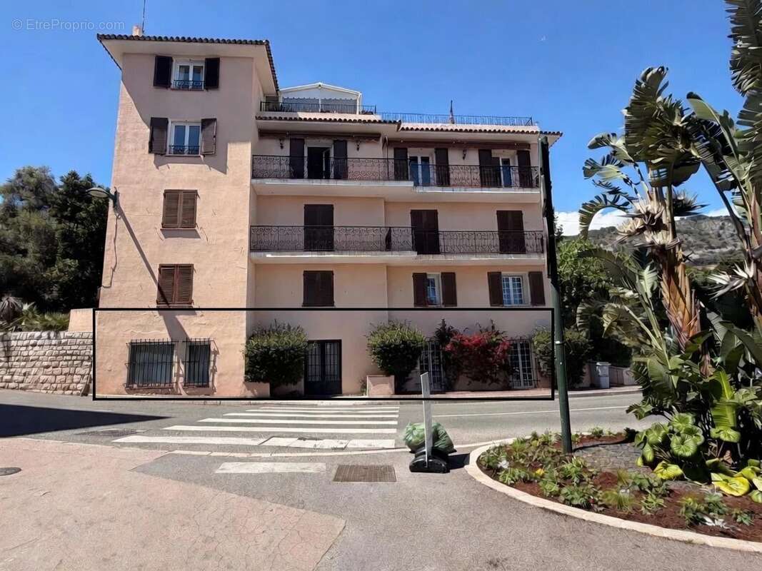 Beaulieu-sur-mer – une adresse rare à deux pas de la mer - photo 2