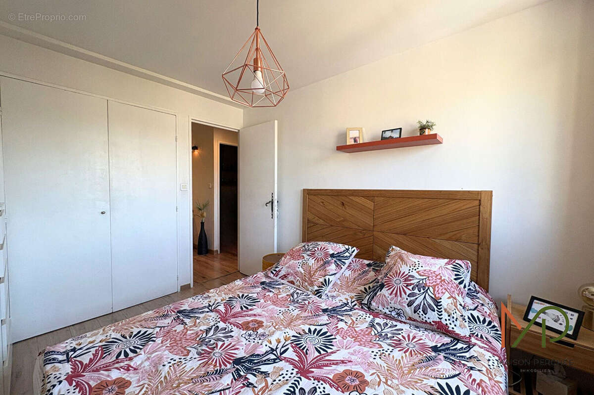 Draguignan, appartement T3 rénové avec balcon, cave. - photo 8