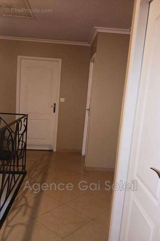 Maison à NISSAN-LEZ-ENSERUNE