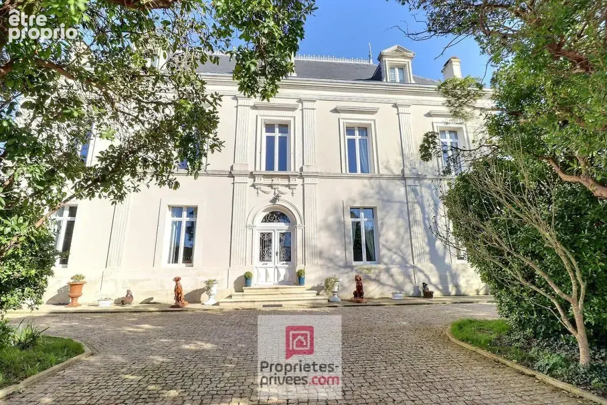 Maison à VILLENEUVE-LA-COMTESSE