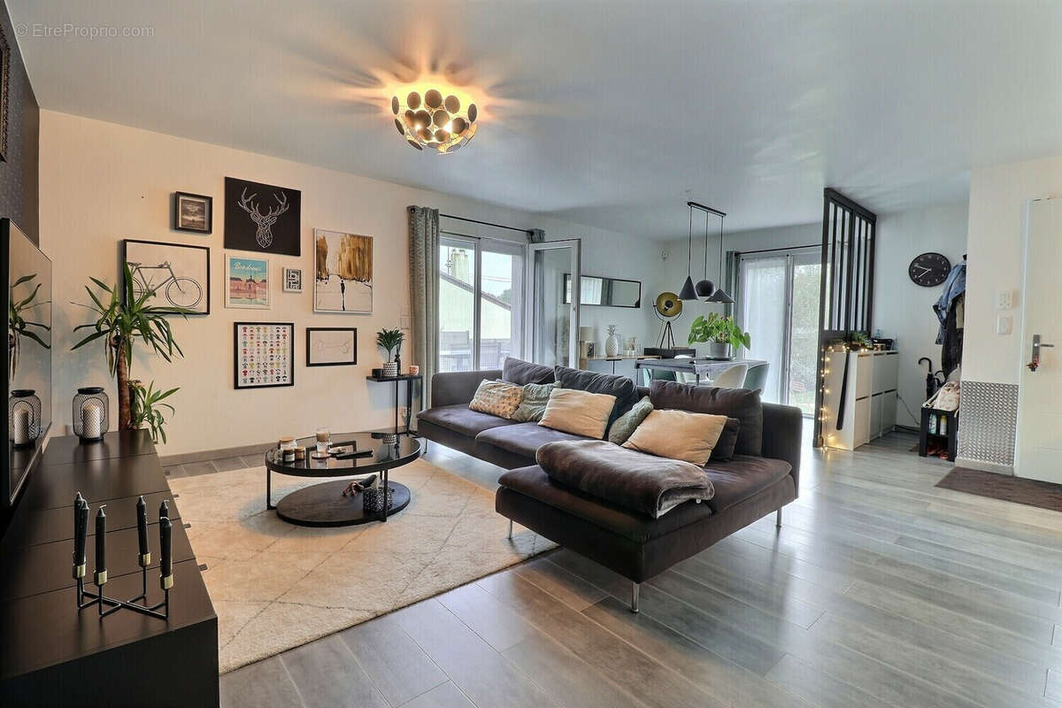 Maison contemporaine avec piscine. - photo 4