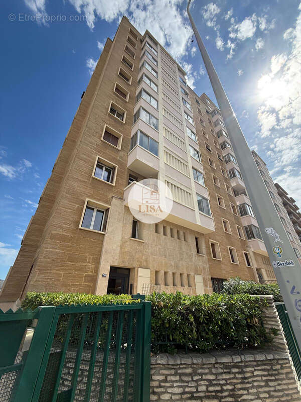 Appartement à MARSEILLE-6E
