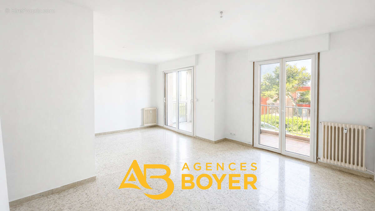Appartement à SIX-FOURS-LES-PLAGES