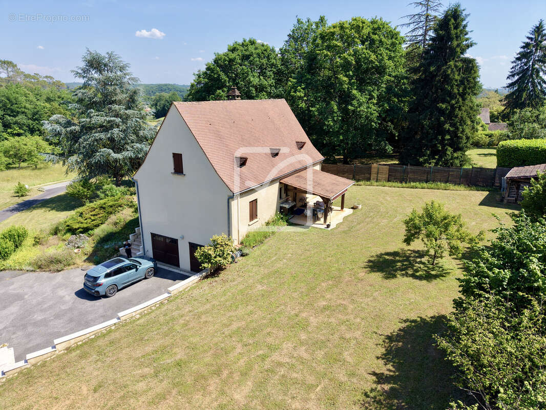 Maison à CARSAC-AILLAC