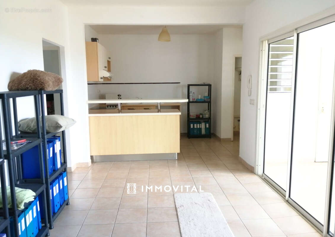 À vendre - appartement t4 lumineux    residence securiser dans le quartier de gourdeliane - photo 8