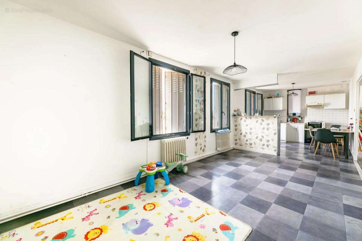 Appartement à DESCARTES