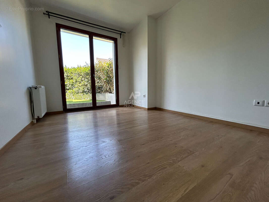 Appartement Carrieres Sous Poissy 2 pièce(s) 44 m2 - photo 4