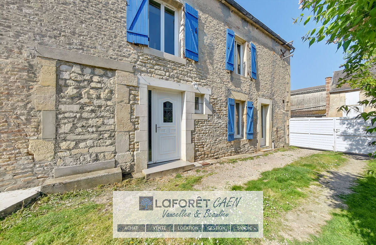 Maison à SAINT-AIGNAN-DE-CRAMESNIL