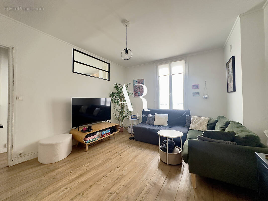 Appartement à PARIS-11E