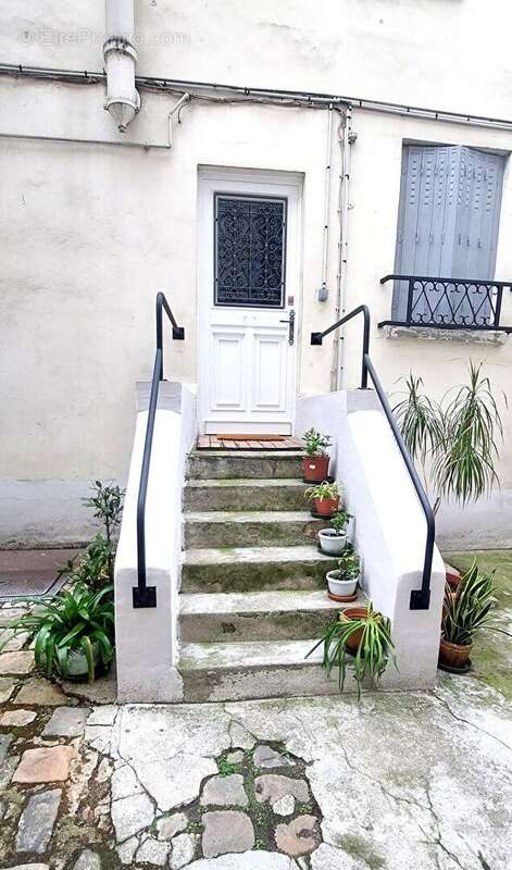 Appartement à CHARENTON-LE-PONT