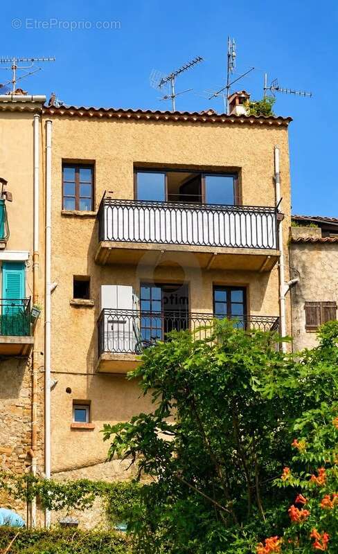 Maison à CASTELLAR