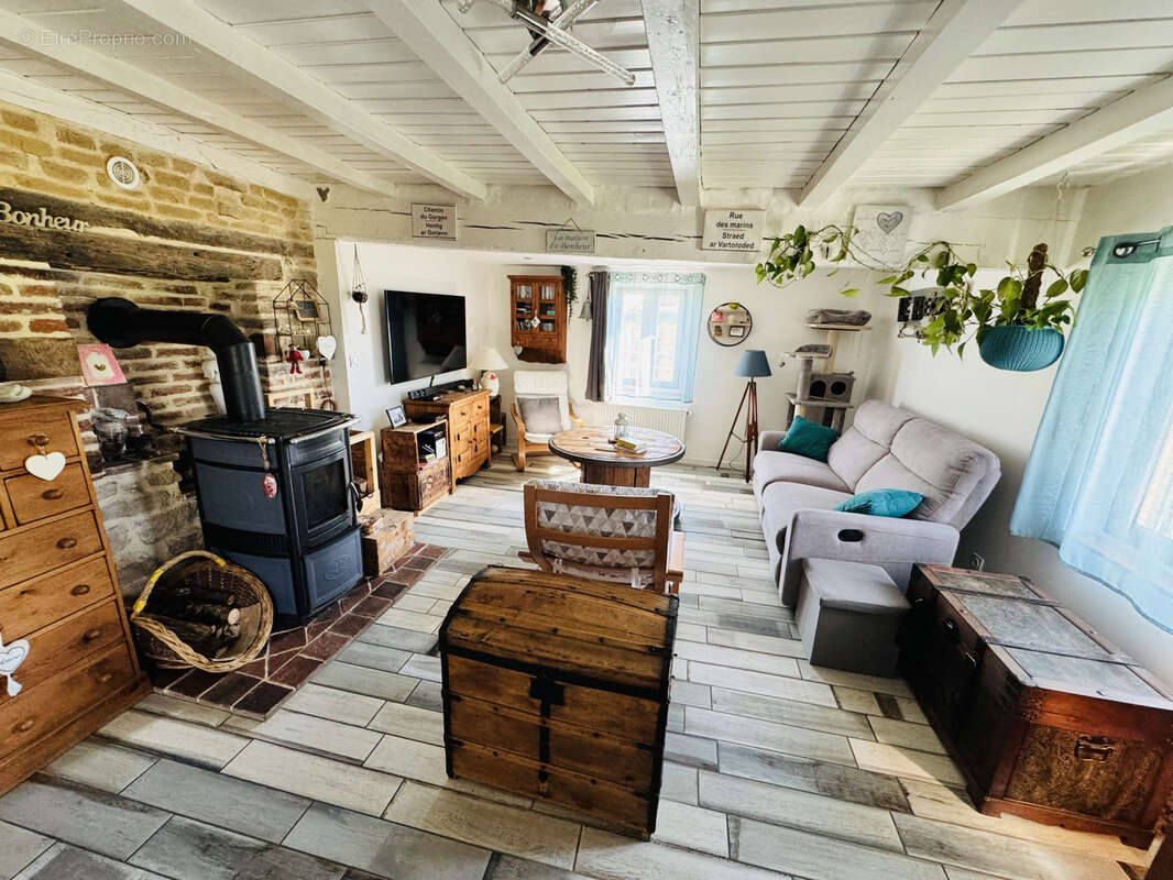 Maison à SENS-SUR-SEILLE