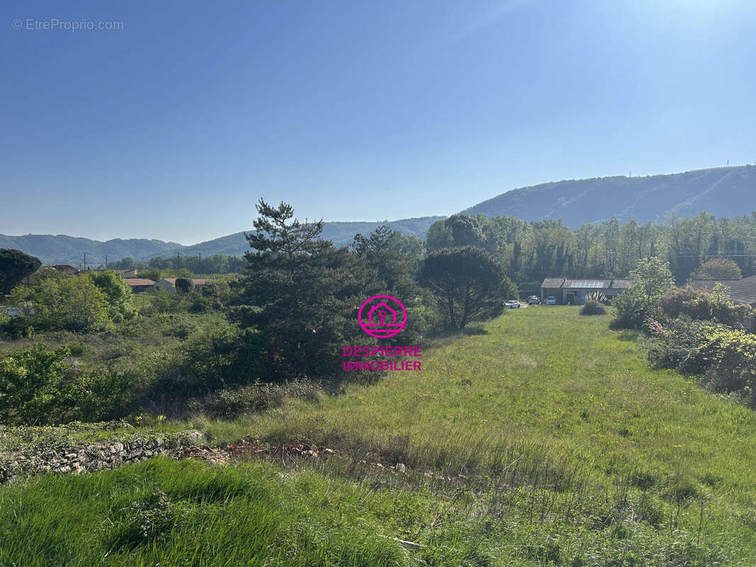 Terrain à ARRAS-SUR-RHONE