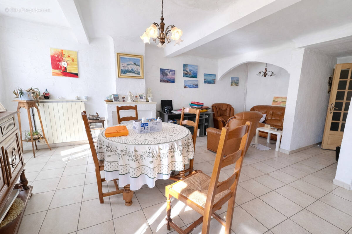 Maison à CARNOULES