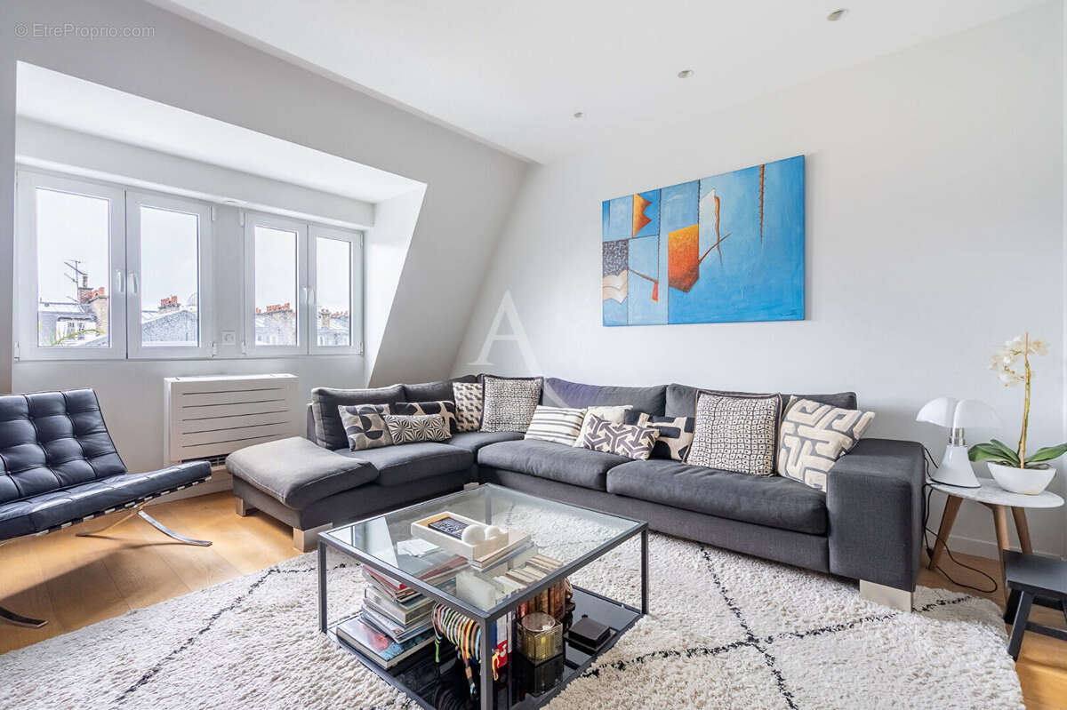Appartement à PARIS-15E