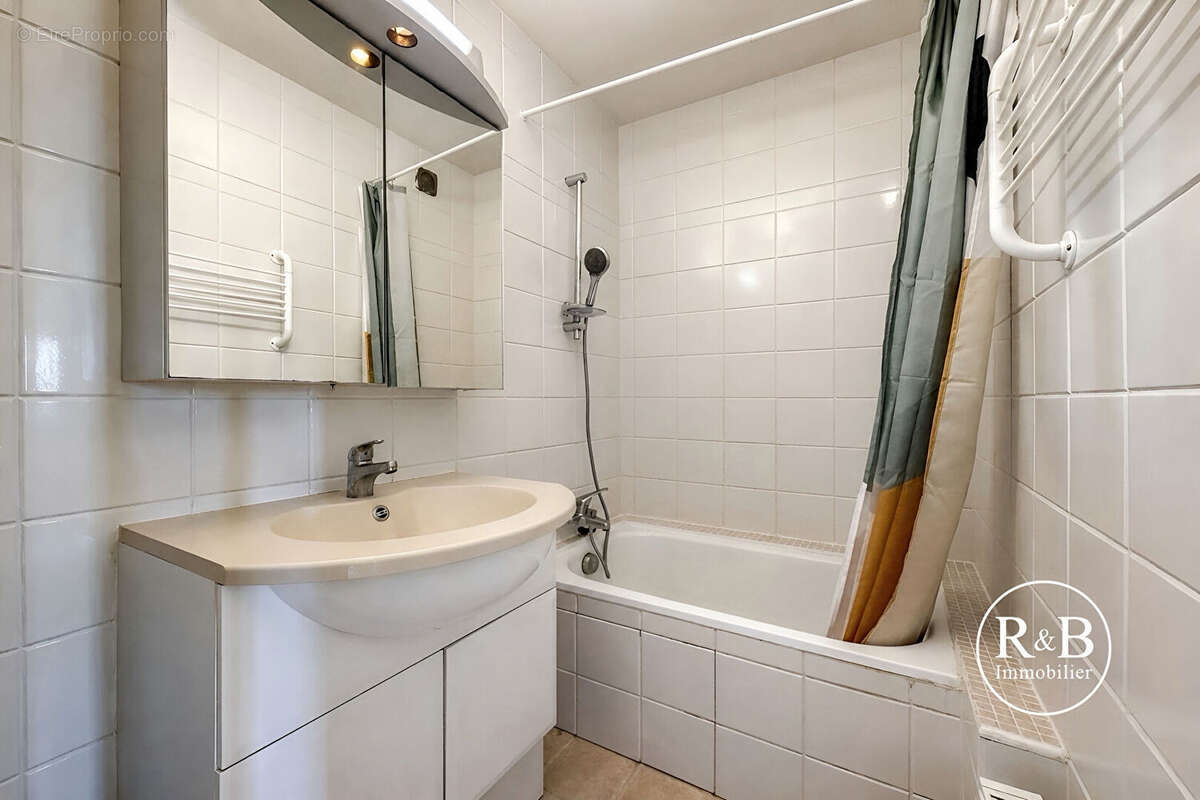 Appartement à LES CLAYES-SOUS-BOIS