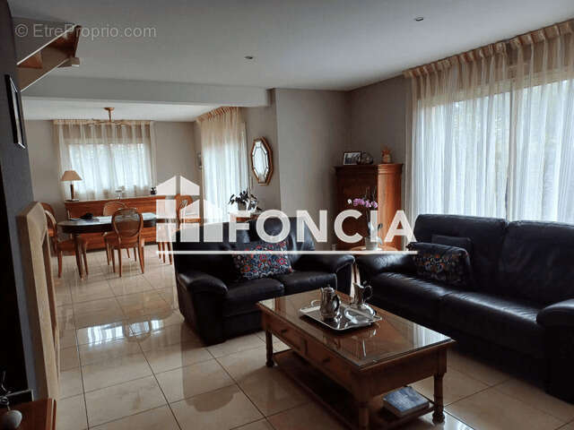 Maison à CHARTRES-DE-BRETAGNE