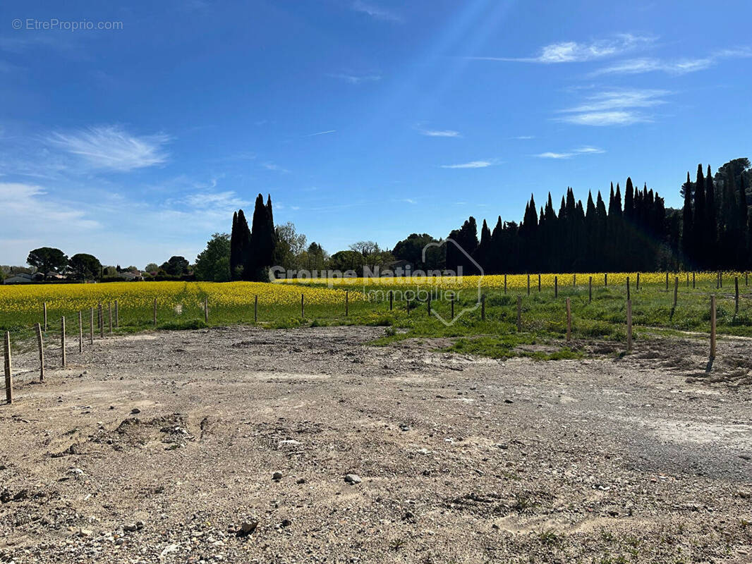 Terrain à SAINT-ETIENNE-DU-GRES