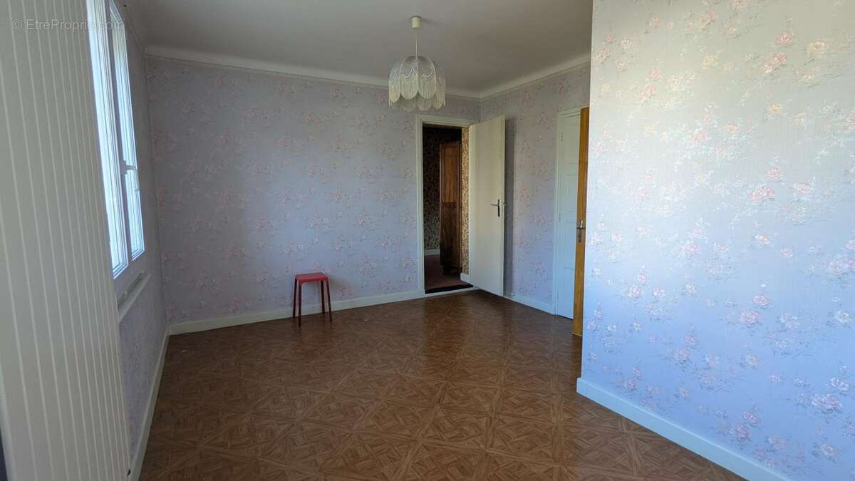 Maison à SAINT-REMY-SUR-DUROLLE