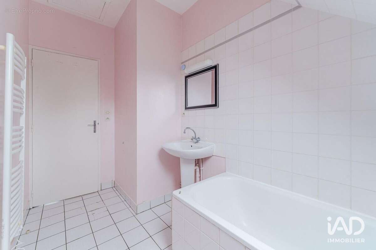 Photo 9 - Maison à CHARENTILLY