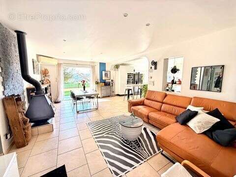 Maison à BORMES-LES-MIMOSAS