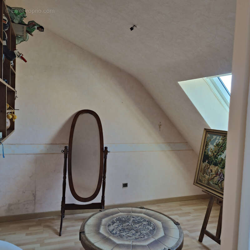 Maison à REGUINY