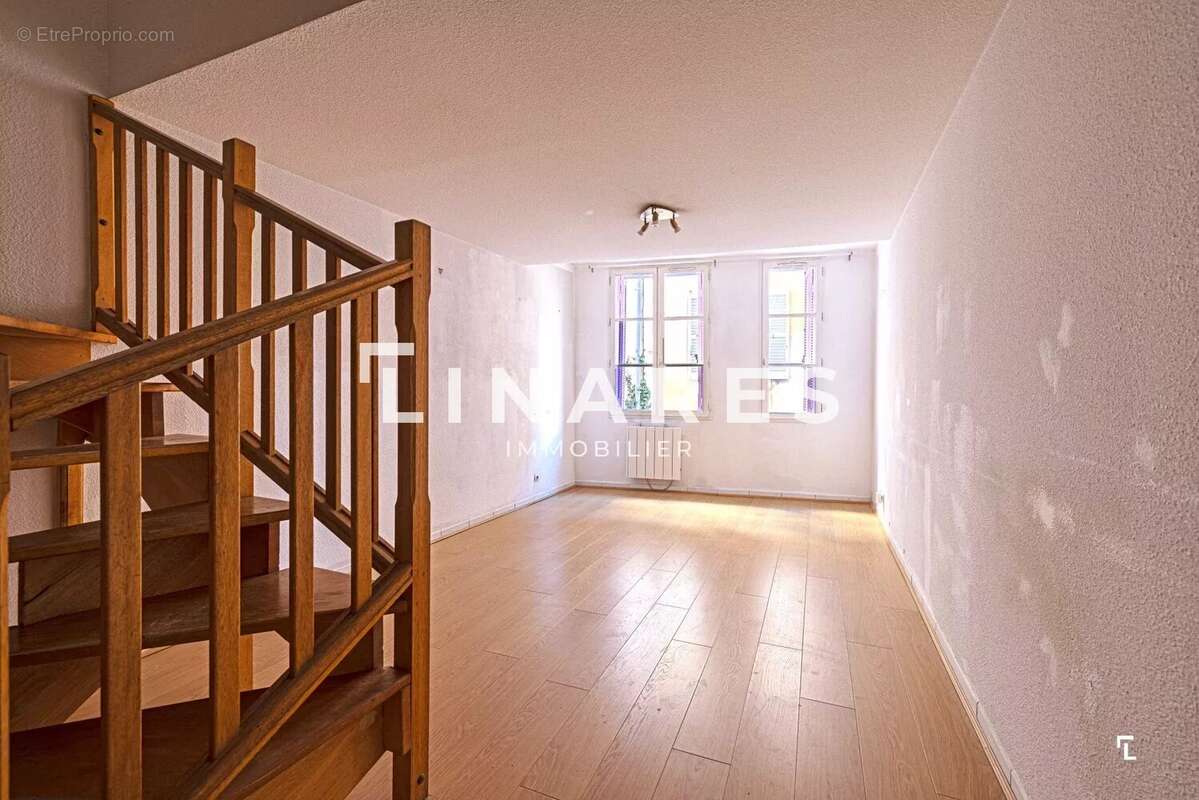 Appartement à MARSEILLE-2E