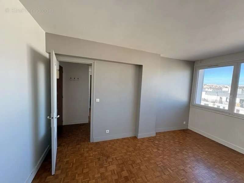 Dernier etage vue degagee. - photo 7
