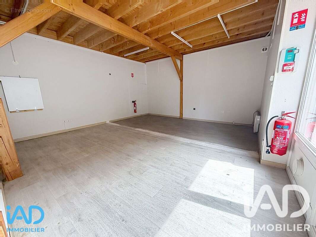 Commerce 63 m² à Troyes  - photo 2