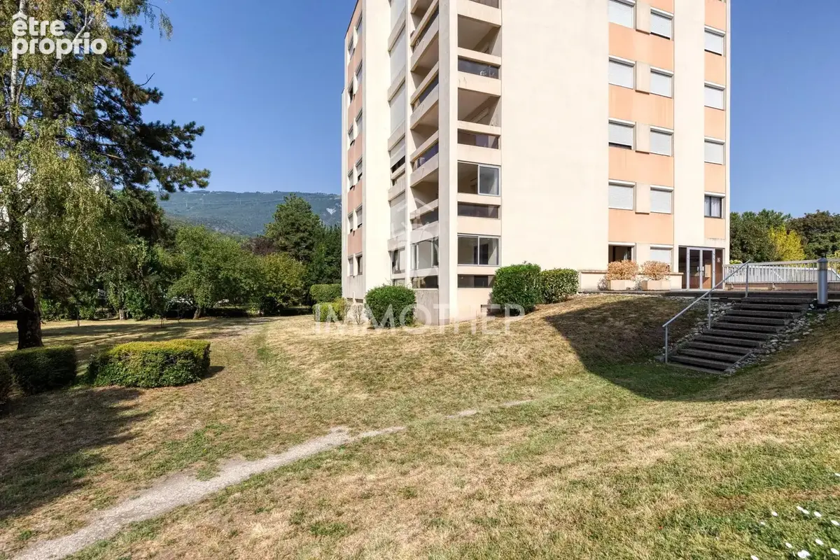 Appartement à SEYSSINET-PARISET