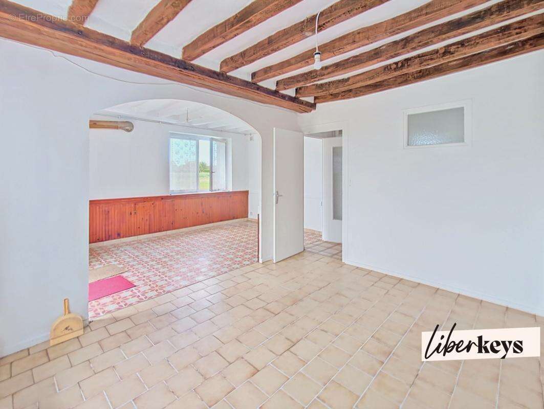 Ensemble immobilier à rénover – 3 habitations – Idéal gîtes ou projet familial - photo 5