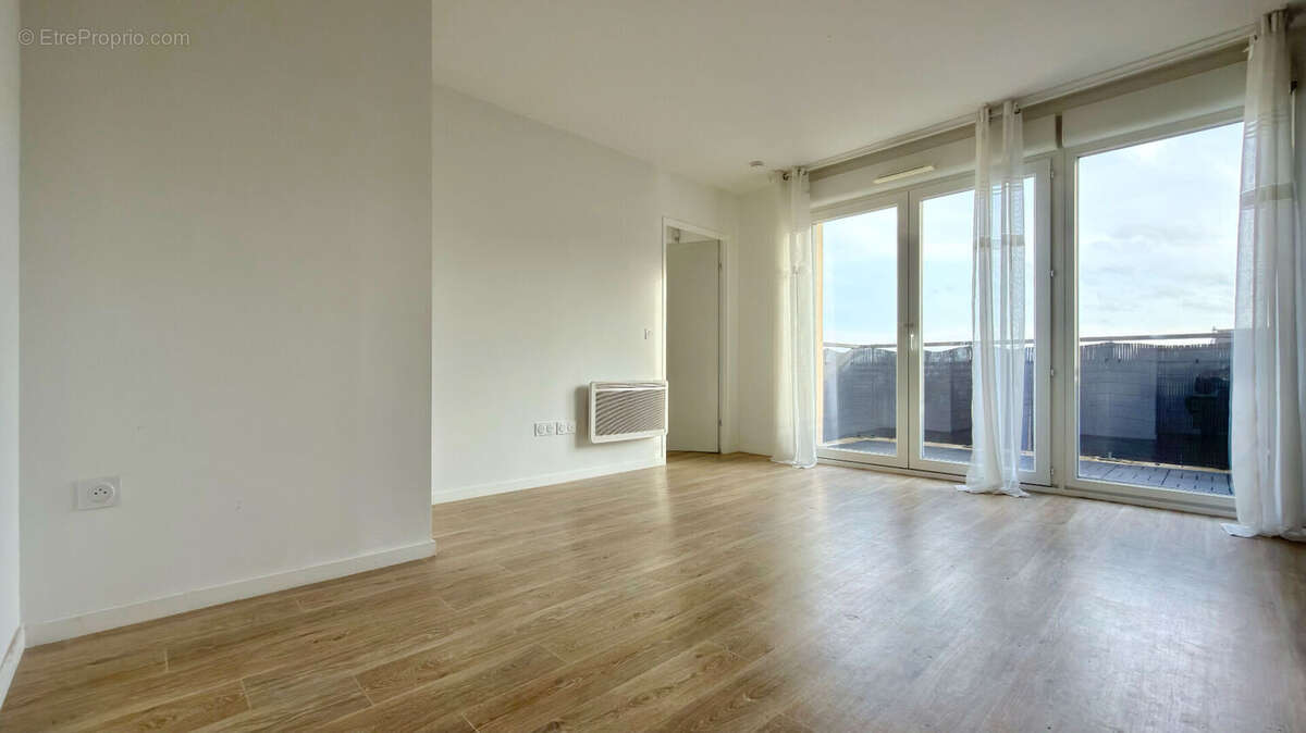 Appartement à CORBEIL-ESSONNES